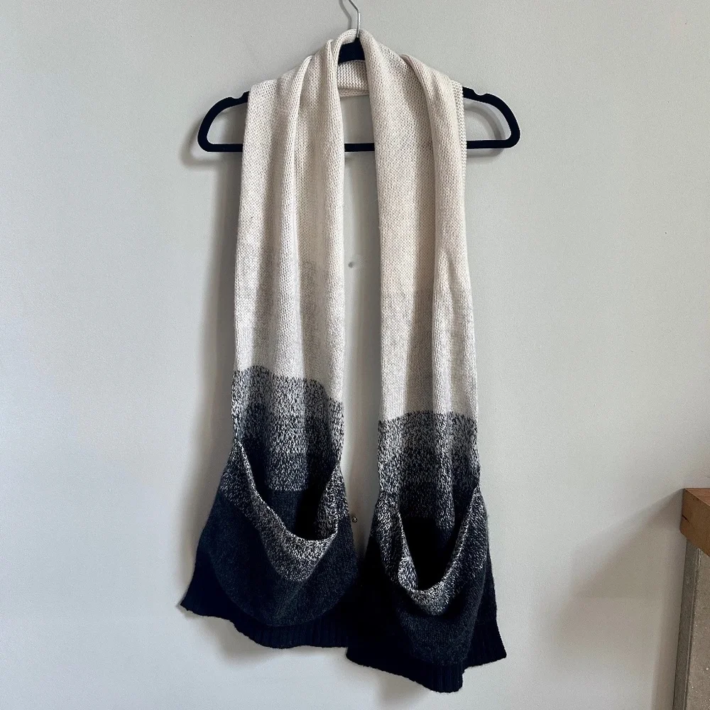 Magaschoni Cashmere Gray Pocket Scarf
